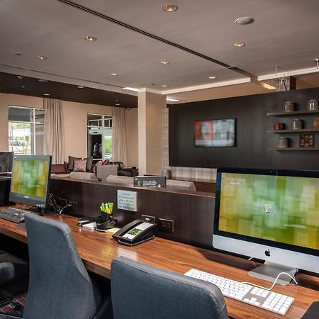 Отель Courtyard By Marriott Boston Littleton Экстерьер фото